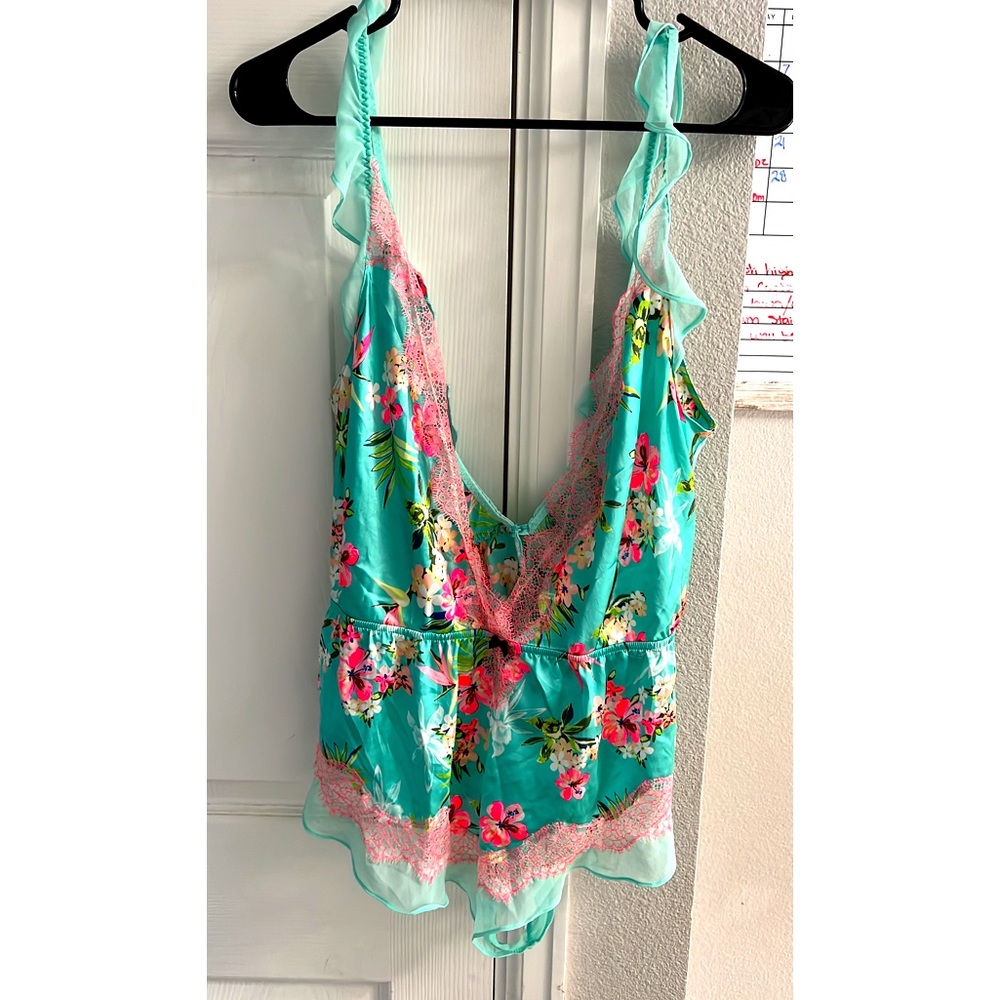 NWOT Victoria Secret nighty